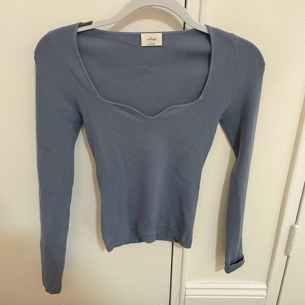 Aritzia Wilfred blue tuscany sweater